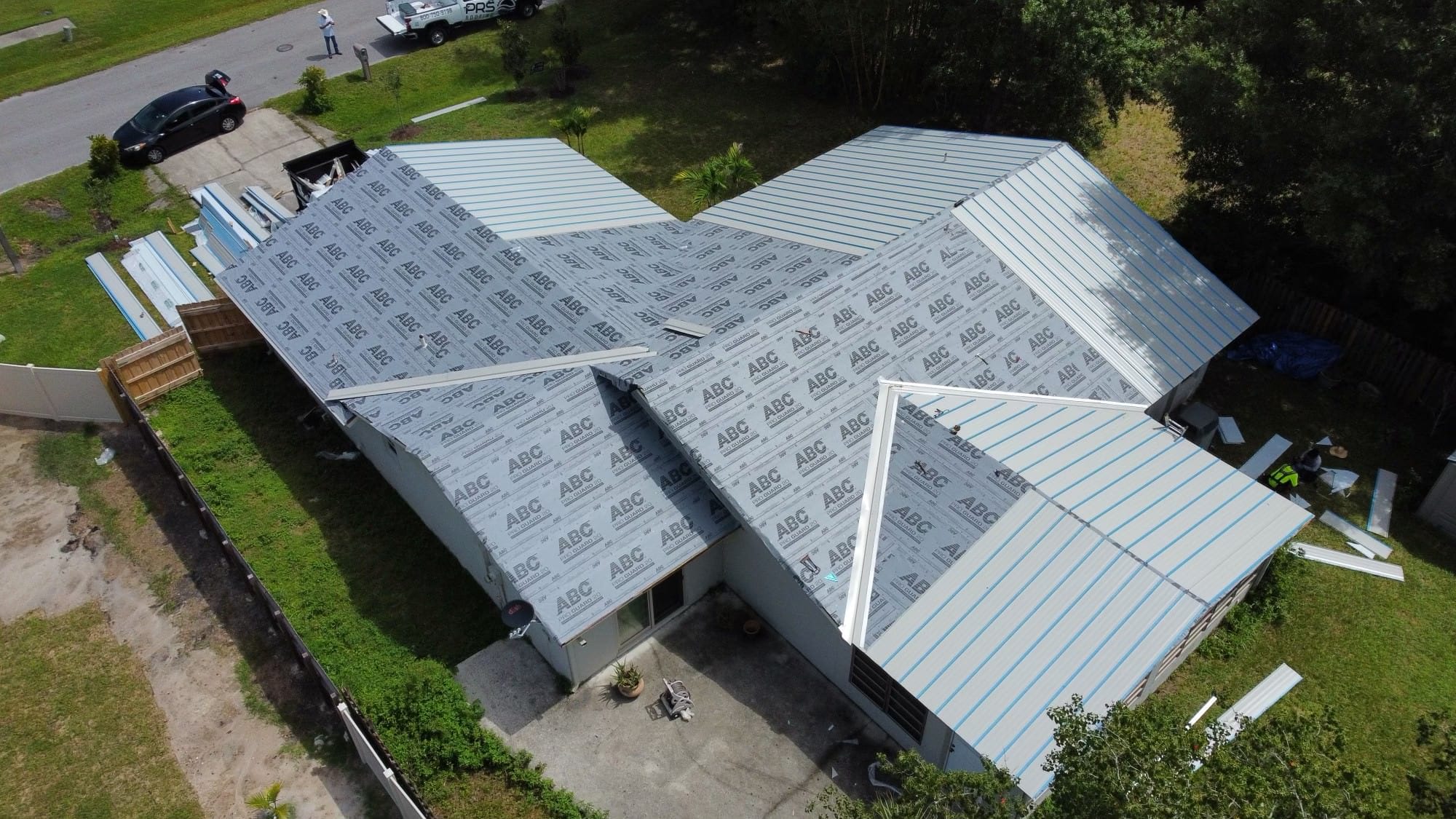 Shingle Roof vs Metal Roof: Which is Best for You?